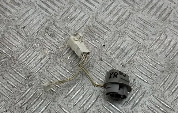 Toyota Avensis T270 Tail light bulb cover holder 8155505260