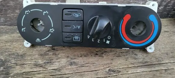 Nissan Almera N16 Climate control unit