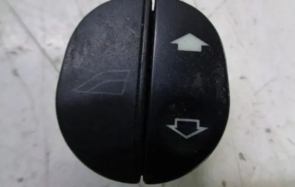 Ford Fiesta Electric window control switch 
