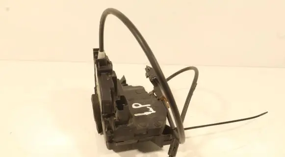Renault Clio III Front door lock 2206C