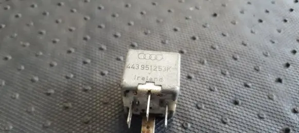 Audi A4 S4 B5 8D Other relay 443951253K 899512