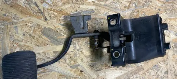 Jaguar S-Type Brake pedal