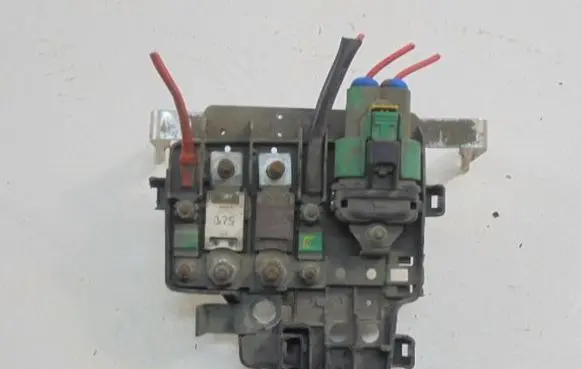 Renault Trafic II (X83) Fuse box set 8200520034