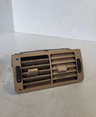 BMW 7 E38 Dash center air vent grill 8390117