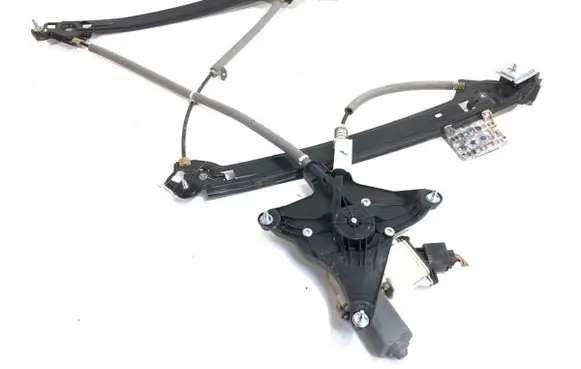 Ford Mustang VI Front door window regulator with motor