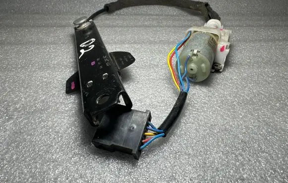 Audi A6 S6 C6 4F Seat belt height adjuster 4D0857833