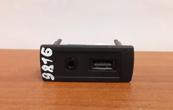Mercedes-Benz Sprinter W906 AUX in-socket connector A4478200087 9816