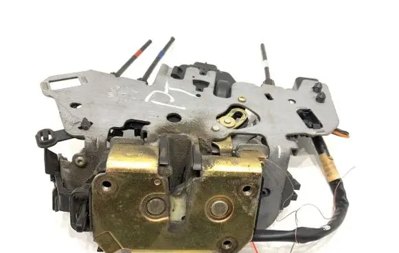 Chrysler Grand Voyager IV Rear door lock