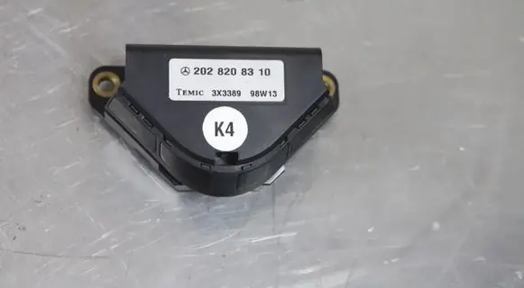 Mercedes-Benz CLK A208 C208 Alarm movement detector/sensor 2028208310