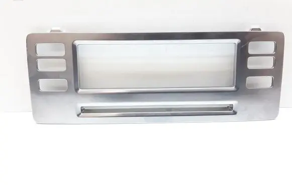 Radio/GPS head unit trim