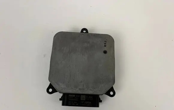 Toyota Mirai Headlight ballast module Xenon 8990762010