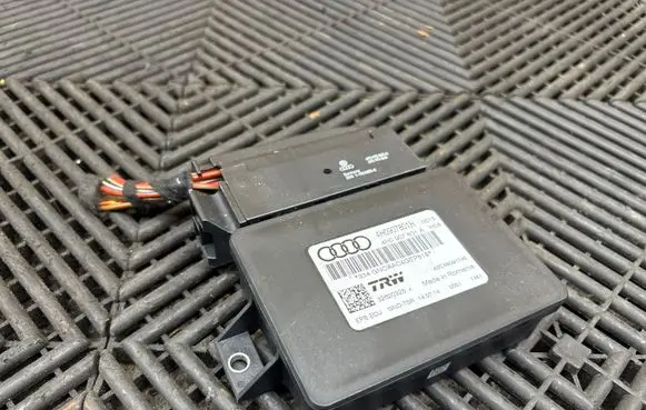 Audi A8 S8 D4 4H Hand brake control module 4H0907801A 4H0907801H A2C58091740
