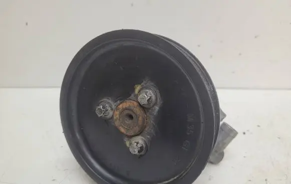 Mercedes-Benz E W211 Power steering pump A6112300115