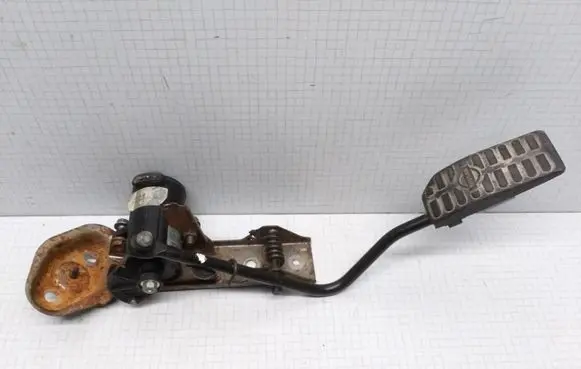 Nissan Almera Tino Accelerator throttle pedal 0281002425 089301055 189195M300