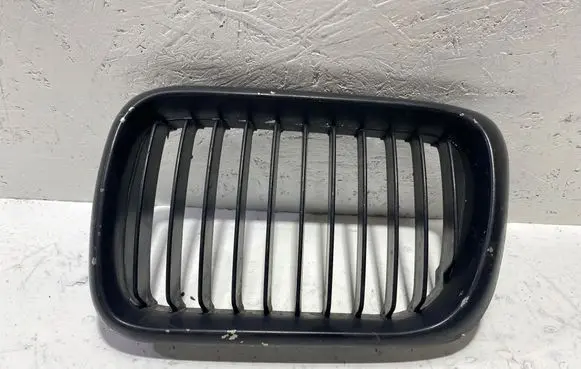BMW 3 E36 Bonnet/hood grill 