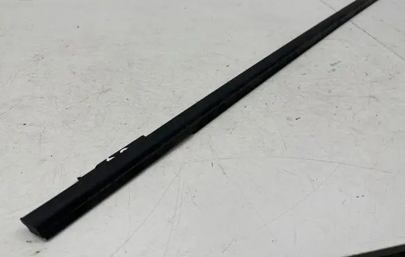 Ford Puma Front door glass trim molding