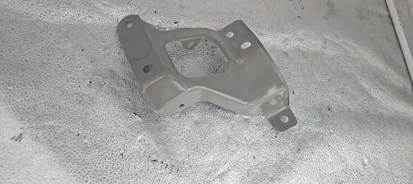 Tesla Model 3 Fender mounting bracket 1086017-S0-A 1086017S0A 1086017