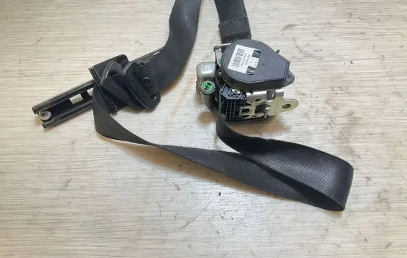 Mercedes-Benz Sprinter W906 Front seatbelt