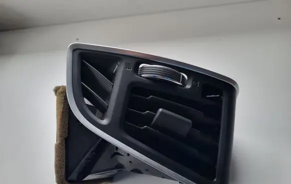 Ford Kuga II Dashboard side air vent grill/cover trim