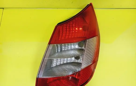 Renault Scenic II - Grand scenic II Rear/tail lights 8200127702-E