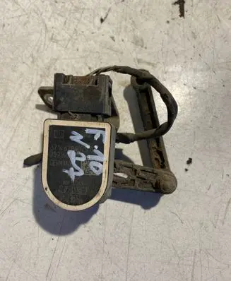 Headlight/headlamp level sensor