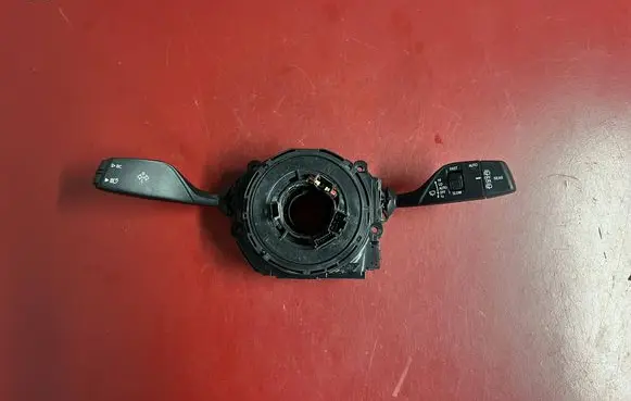 BMW X2 F39 Wiper turn signal indicator stalk/switch 6823666