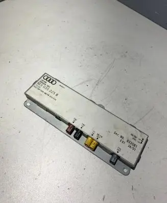 Audi A4 S4 B6 8E 8H Antenna control unit 8E9035225B