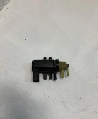 Volkswagen Caddy Turbo solenoid valve 1K0906627A