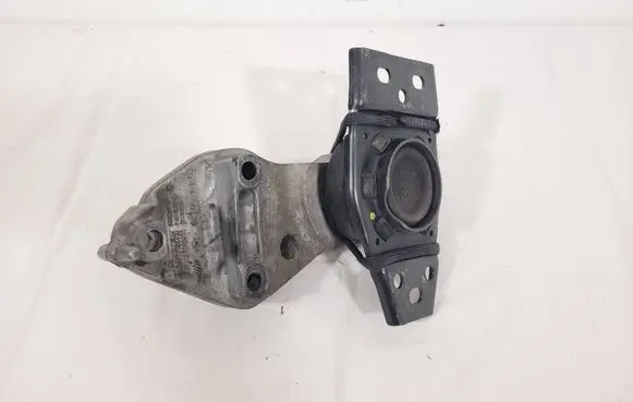 Engine mount bracket