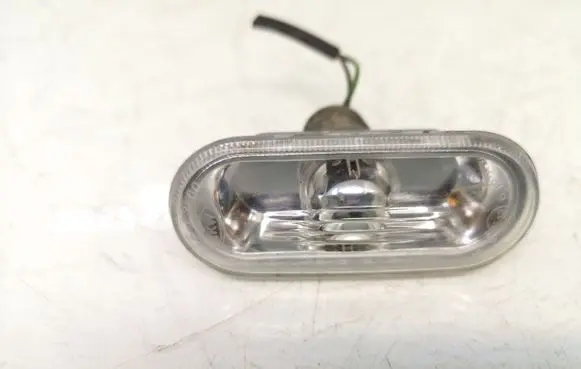 Volkswagen PASSAT B5.5 Front fender indicator light 1J0949117