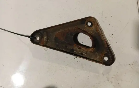Opel Zafira B Engine mounting bracket 