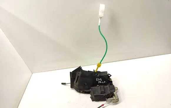 BMW 5 E39 Front door lock 8352165 67118352165