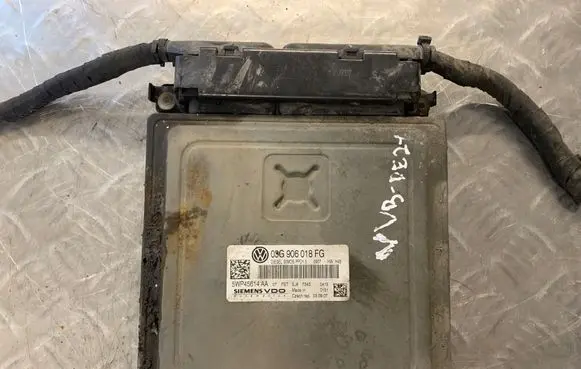 Volkswagen PASSAT B6 Engine control unit/module 03G906018FG