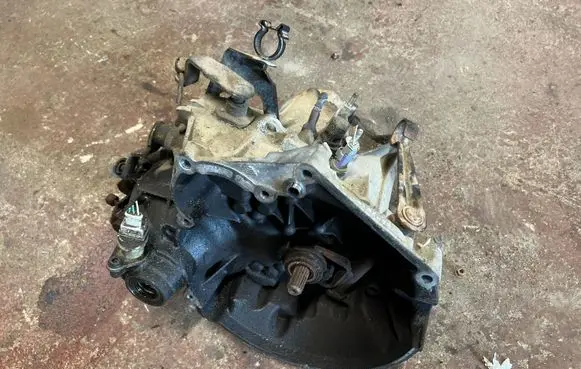 Peugeot 306 Manual 5 speed gearbox 20CF06