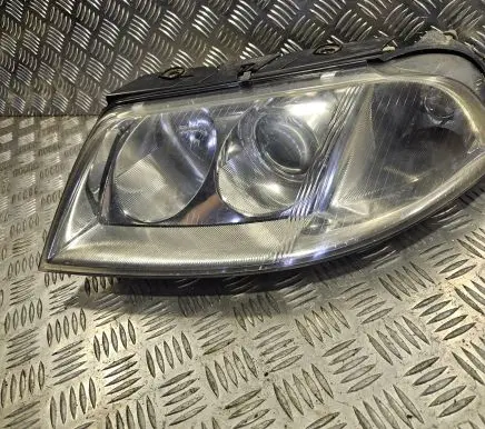 Volkswagen PASSAT B5 Headlight/headlamp 3B0941015AN