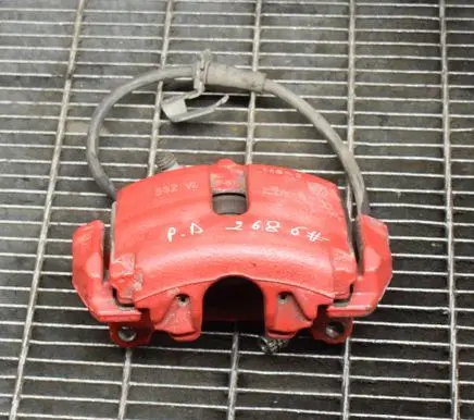 Volkswagen Jetta VI Front brake caliper 