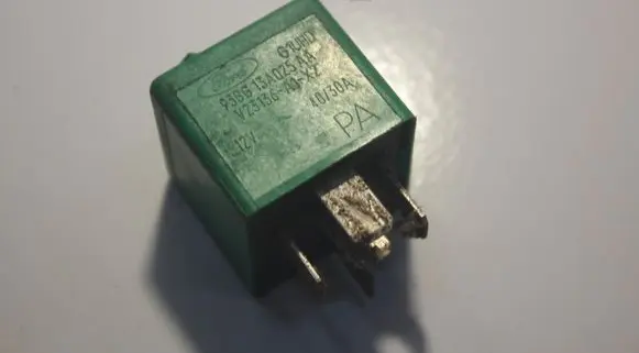 Ford Mondeo MK II Other relay 93BG13A025AA
