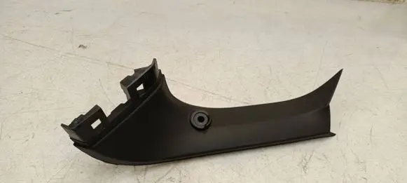 BMW 1 F40 Tailgate trim 7456058