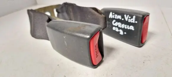 Middle seatbelt (rear)