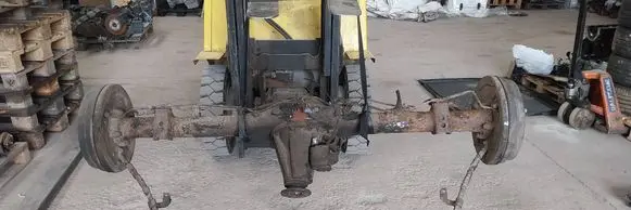 Toyota Hilux (AN10, AN20, AN30) Rear axle beam with reductor