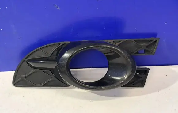 Mercedes-Benz CL C216 Front fog light trim/grill A2168850323