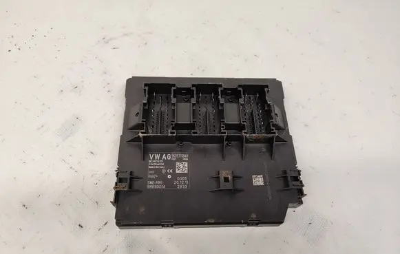 Volkswagen Touran II Comfort/convenience module 5K0937084H