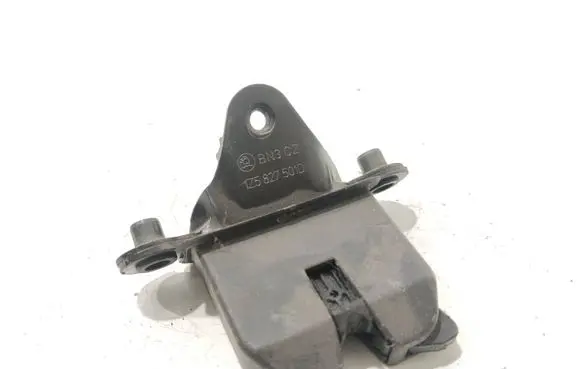 Skoda Octavia Mk2 (1Z) Tailgate/trunk/boot lock/catch/latch 1Z5827501D BN3CZ