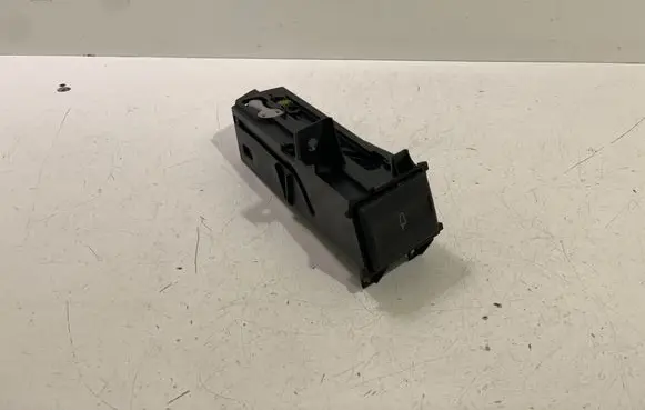 Ford Mondeo Mk III Cup holder front 1S7113564A
