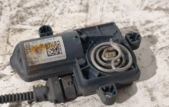 Audi A5 Intake manifold valve actuator/motor 4N0133246A