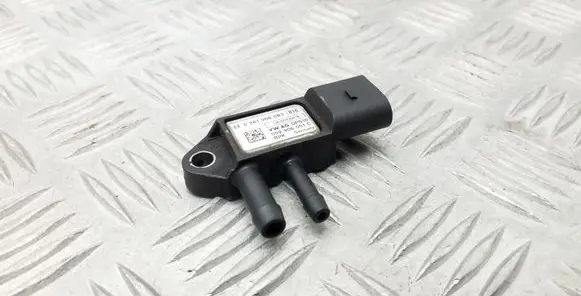 Volkswagen Polo V 6R Exhaust gas pressure sensor 0281006083 059906051C