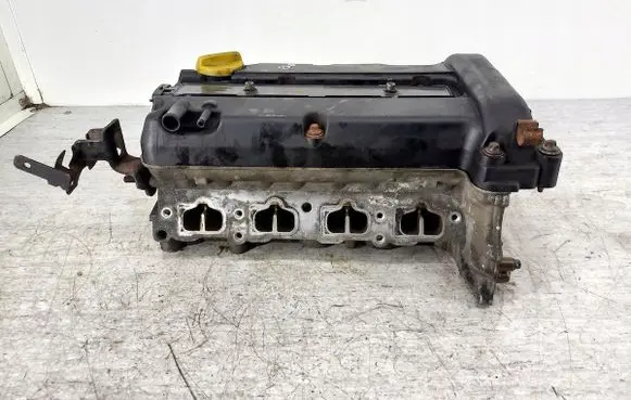 Opel Astra H Engine head 55568426