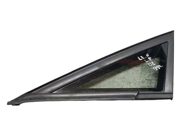 Seat Leon (1P) Front triangle window/glass 1P0845411 43R000469