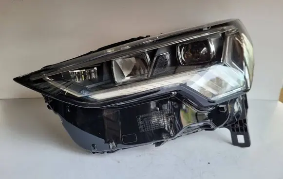 Audi Q3 F3 Headlight/headlamp 83A941033 11010650000