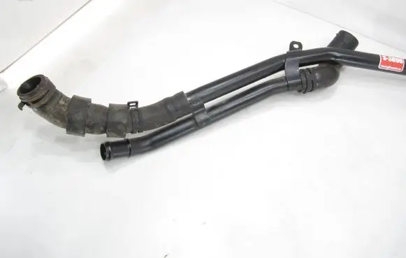 Volkswagen Tiguan Engine coolant pipe/hose 5Q0121070AF 5Q0121064AD 3917Z